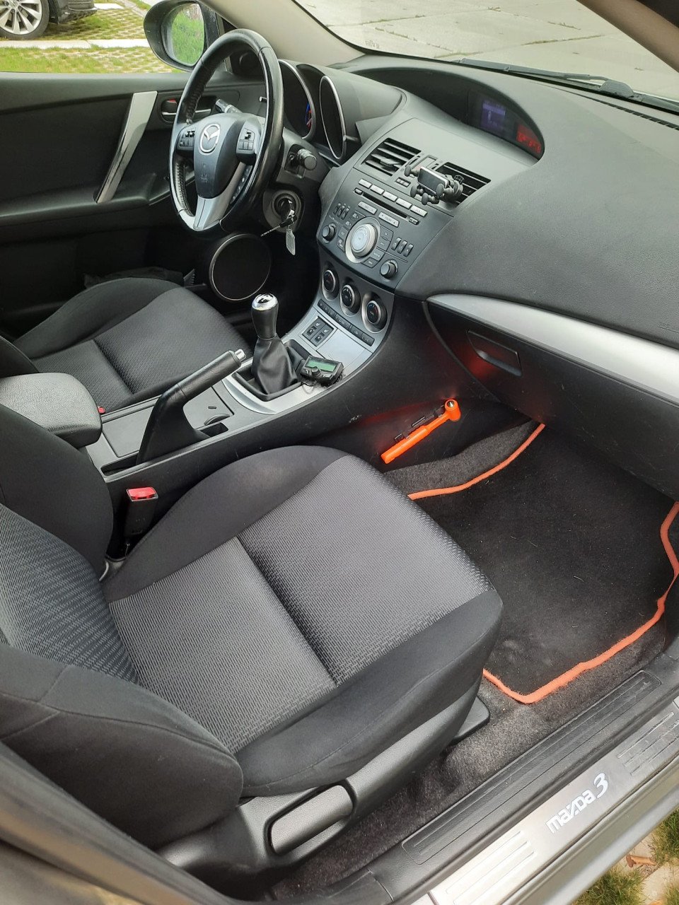 Mazda 3 1.6 sport grijs