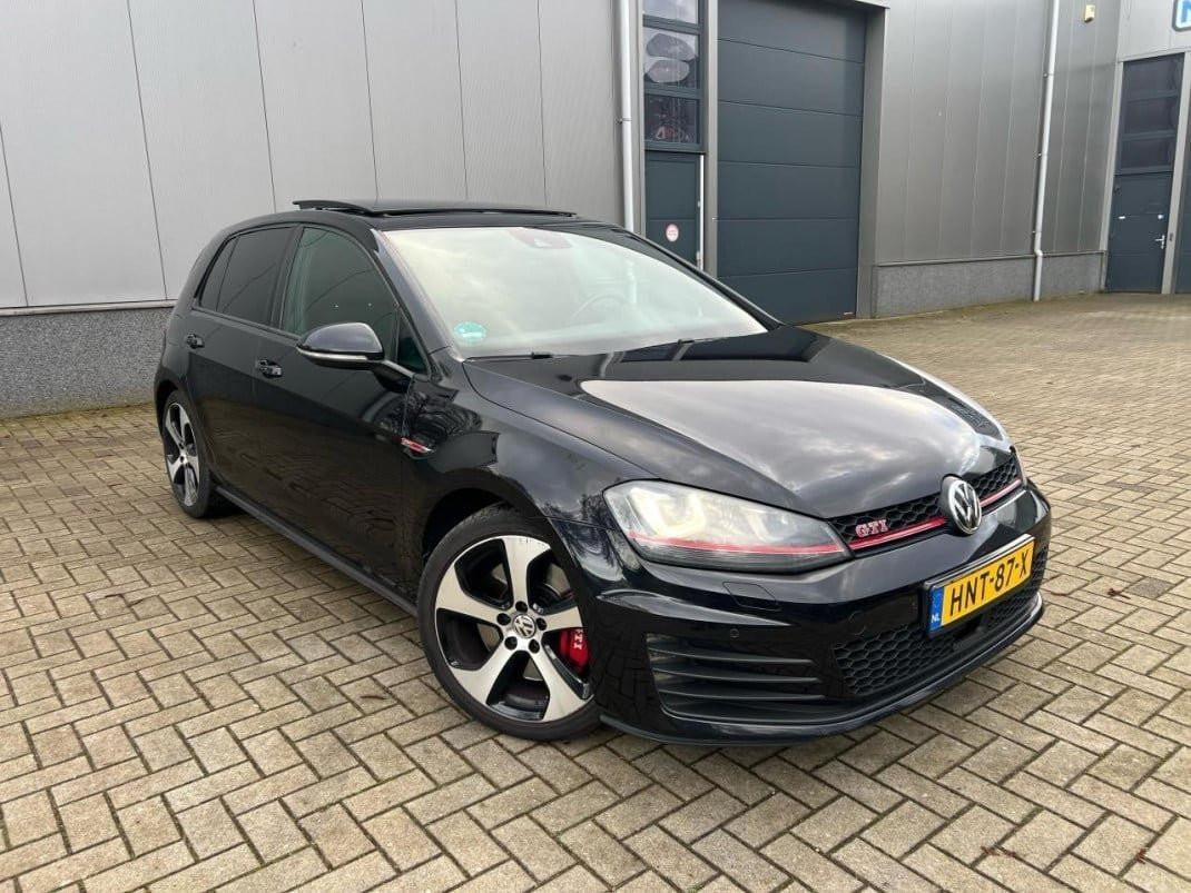 Volkswagen Golf 2.0TSI GTI Perfomance