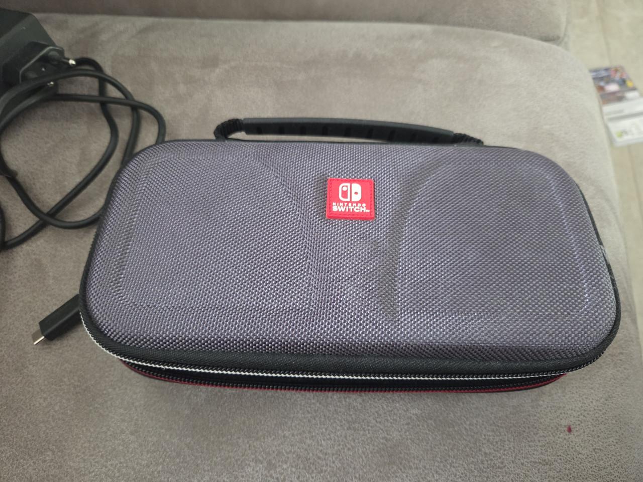 Nintendo Switch Lite grijs en geel evt. incl. spellen