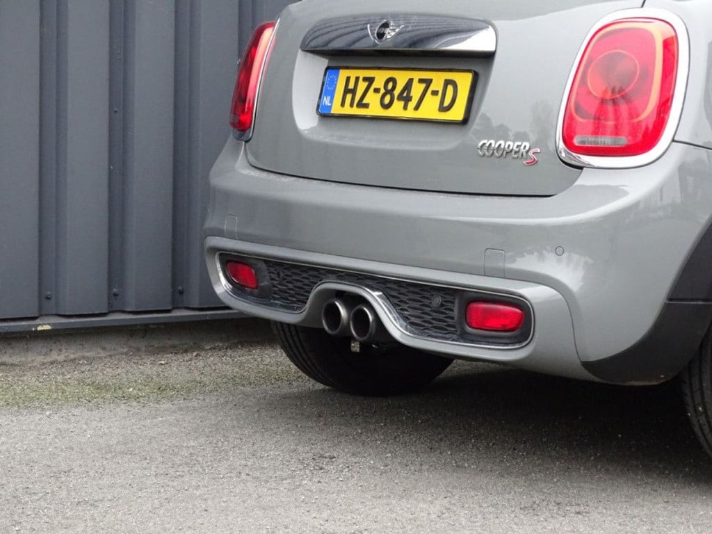 Mini Cooper mini 2.0 serious business 5-deurs | led | navi | 18"