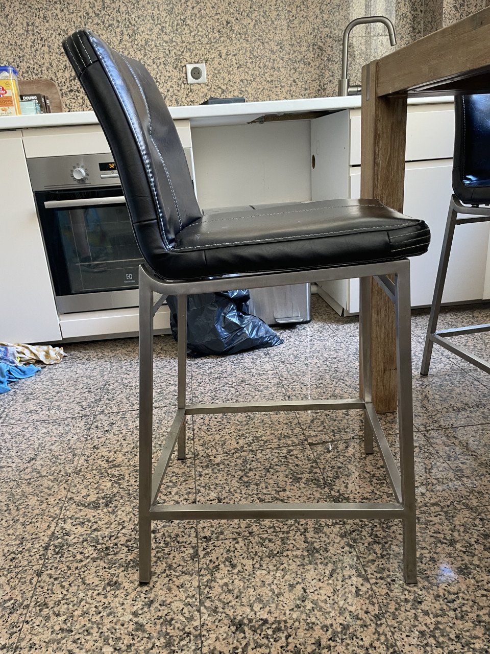 Tafel hoog en barkrukken