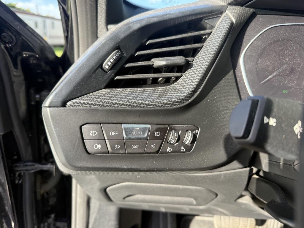 BMW 1 Serie 118i 140pk automaat high executive sportline 5-drs