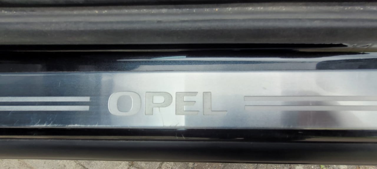 Te koop aangeboden: Opel Corsa-E 1.4 Turbo uniek in Nederland
