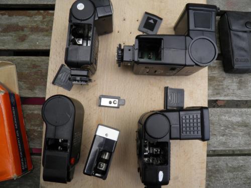 Lot analoge werkende flitsers en antieke flitsers