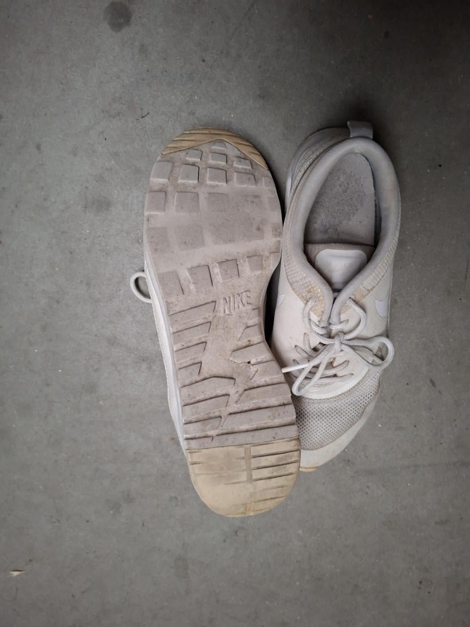 Witte schoenen
