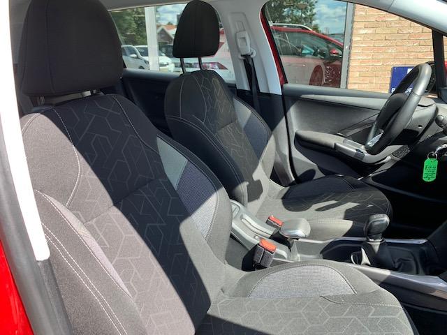 Peugeot 2008 blue lion 1.2 puretech-110pk navigatie | cruise control | airc