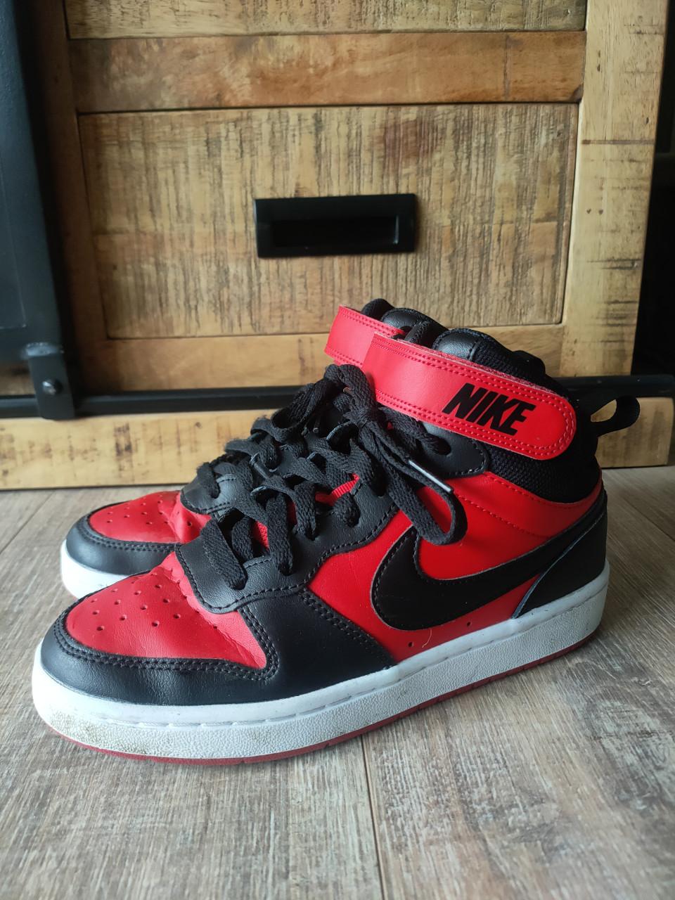 Nike Court Borough maat 36 ZGAN!