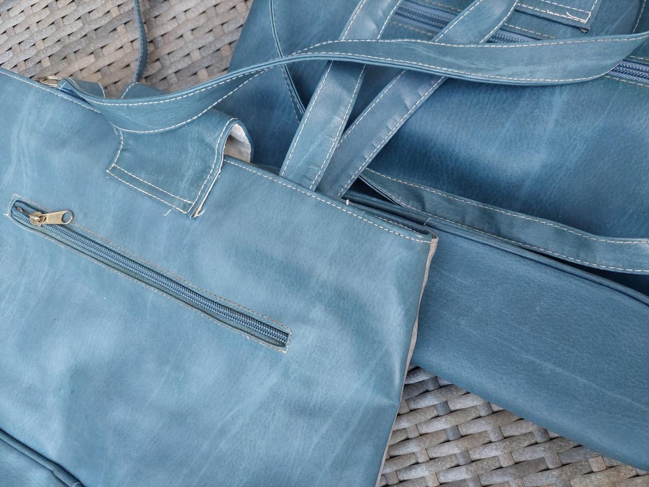 2 schoudertassen blauw/crème