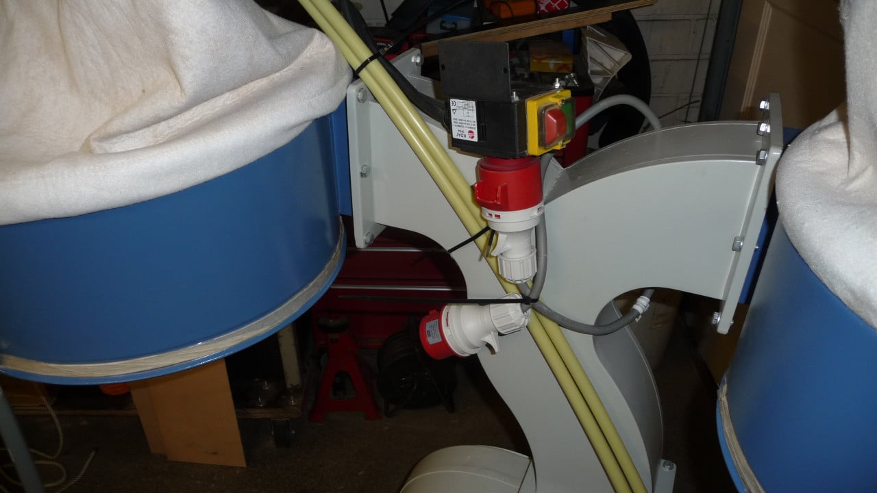 TE KOOP DUBBELE AFZUIG INSTALATIE merk HBM