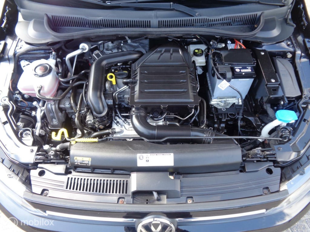 Volkswagen Polo 1.0 tsi beats/airco/pdc/carplay/17''lm velgen/led