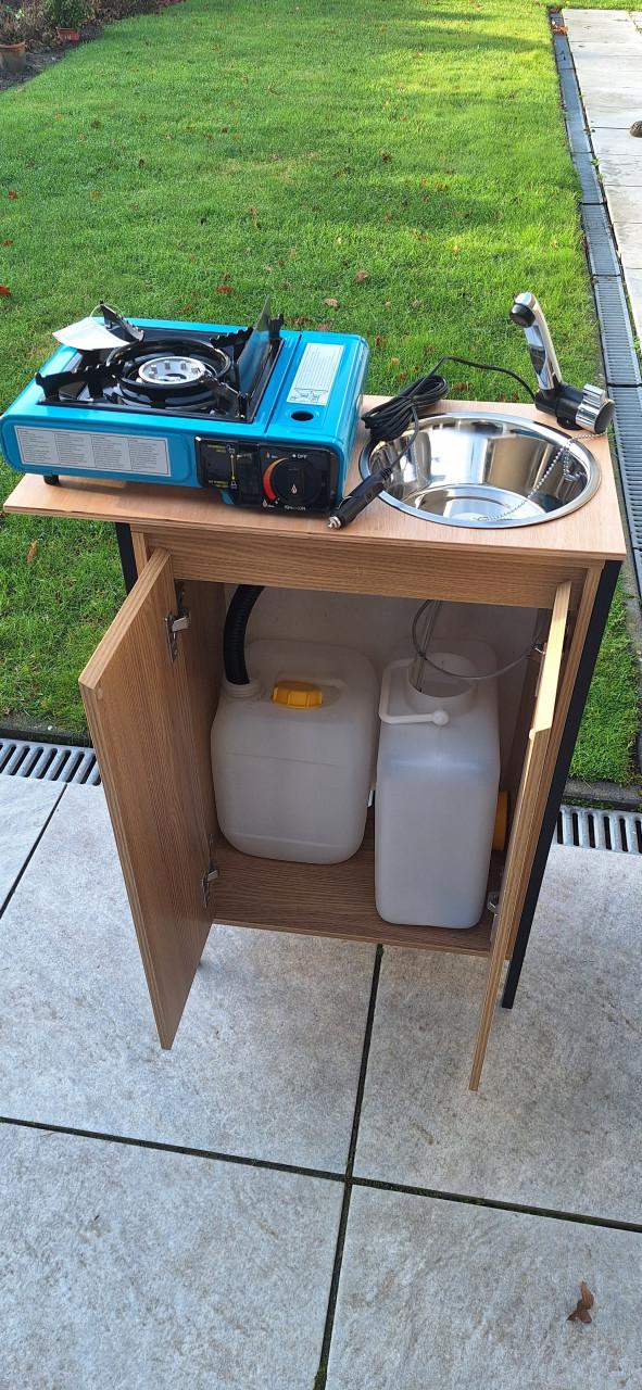 Compleet keukenblokje met luxe kraan, plug en play