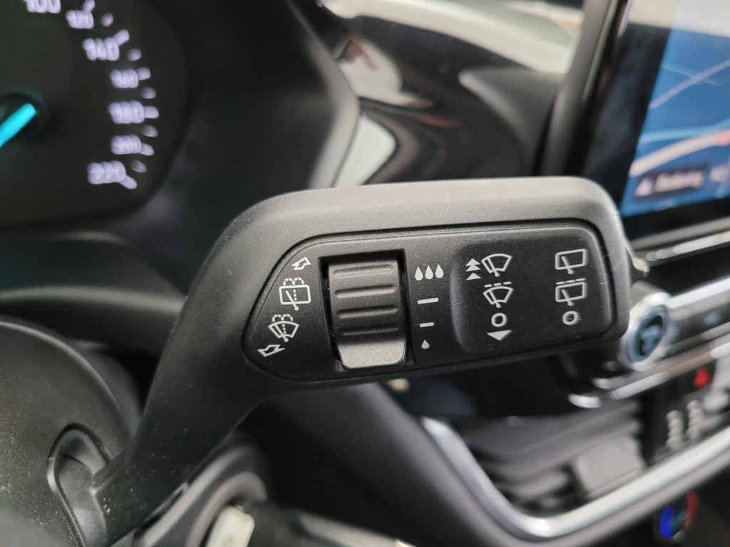 Ford Fiesta 1.1 trend | voorruitverwarming | velgen | cruisecontrol | groot