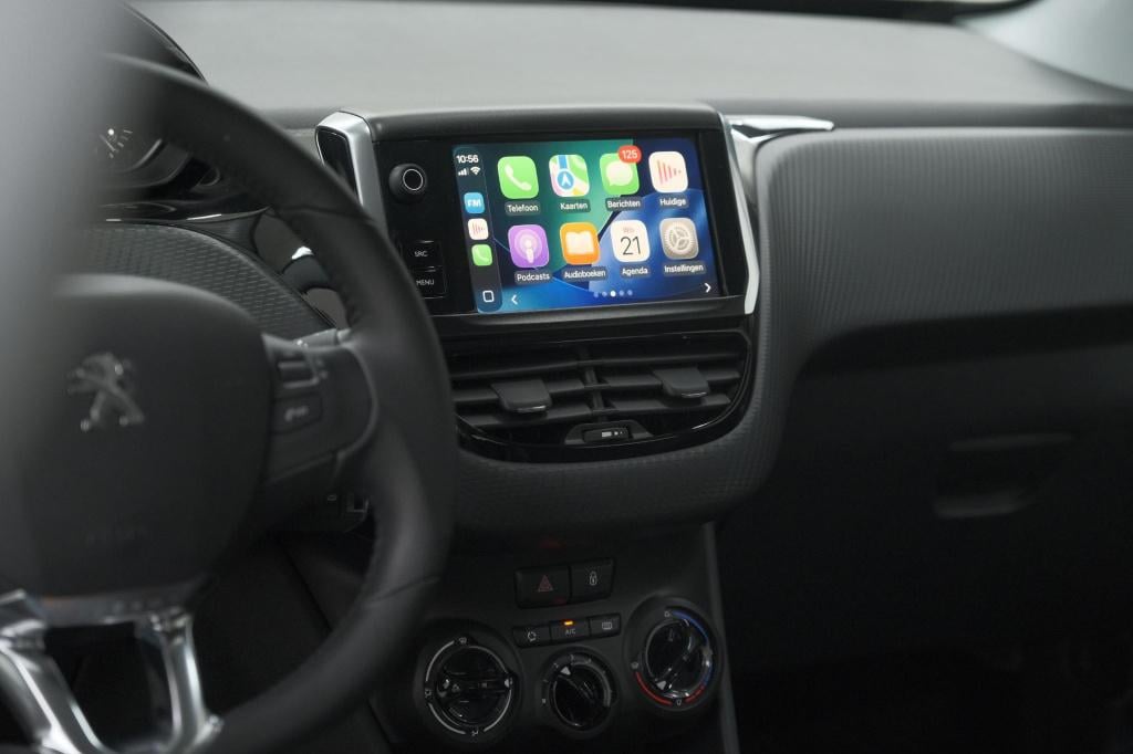 Peugeot 2008 puretech 110 blue lion | trekhaak | apple carplay | navigatie 
