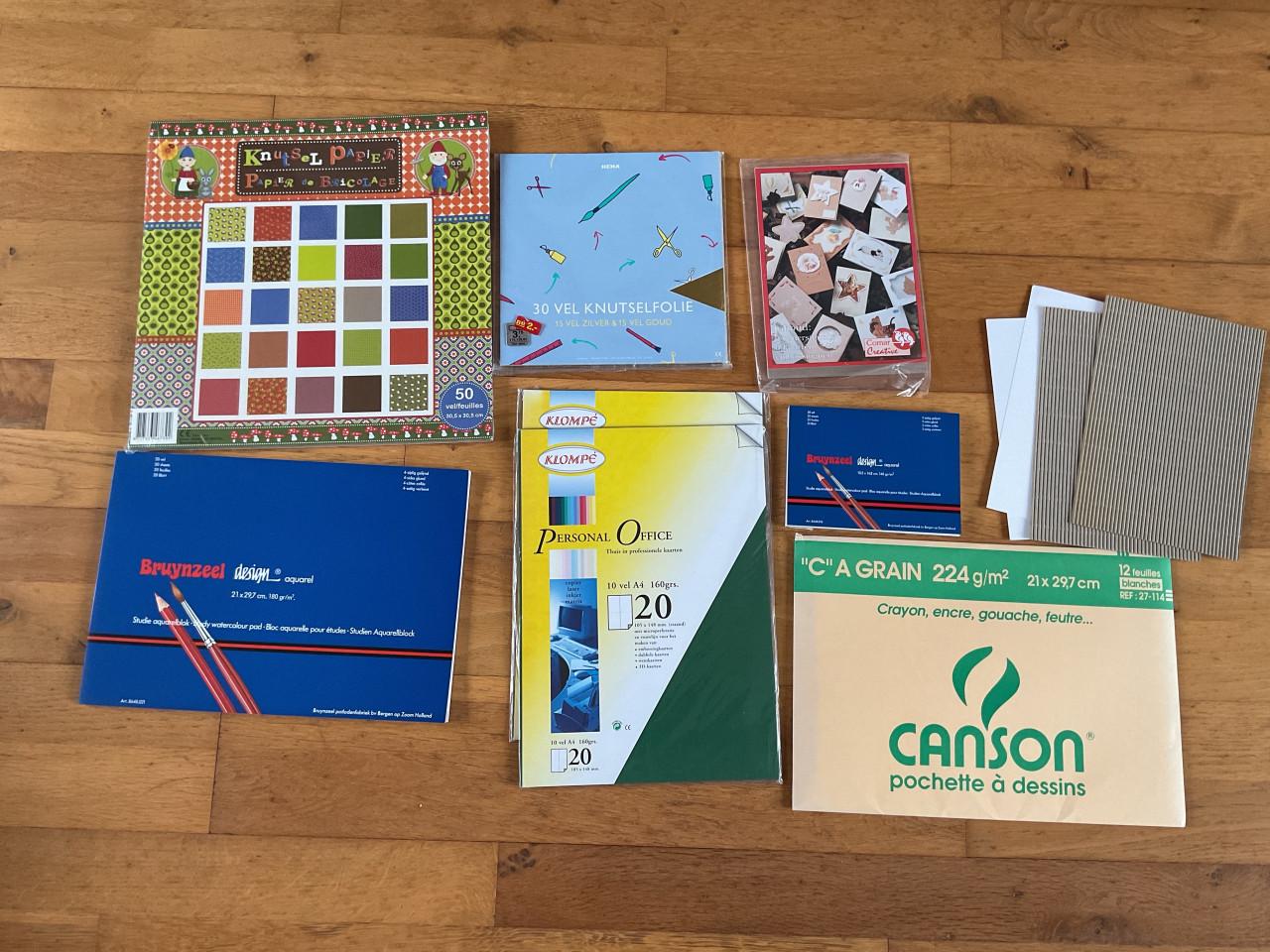 Knutselpapier, folie,ribbelkarton enz.