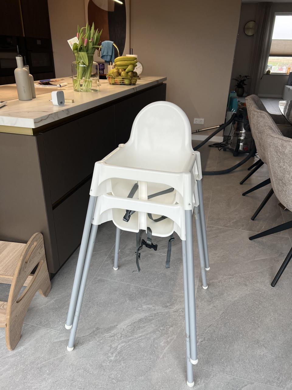 Gratis af te halen, twee IKEA kinderstoelen