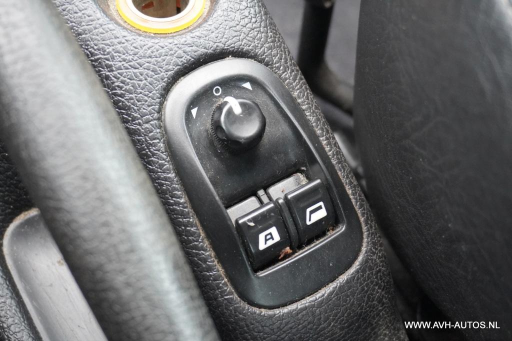 Peugeot 206 1.4-16v gentry premium