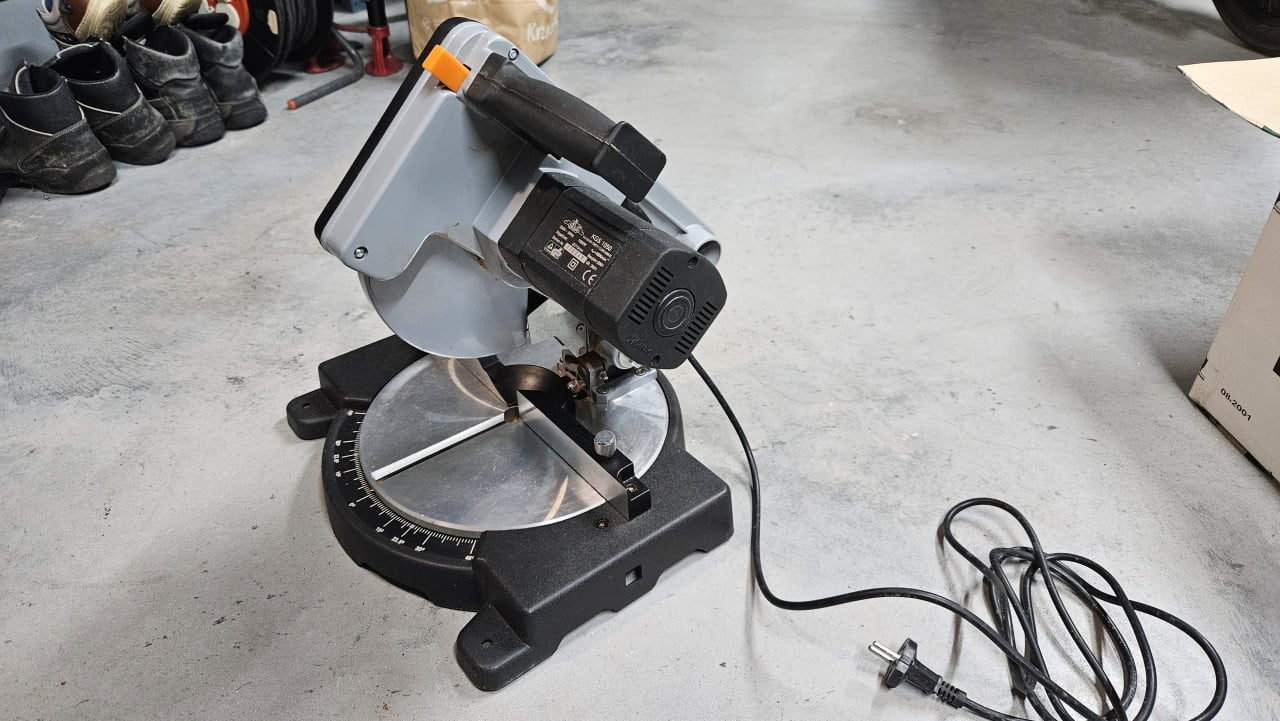 Afkort zaag CRAFT KGS-1050 met extra toebehoren