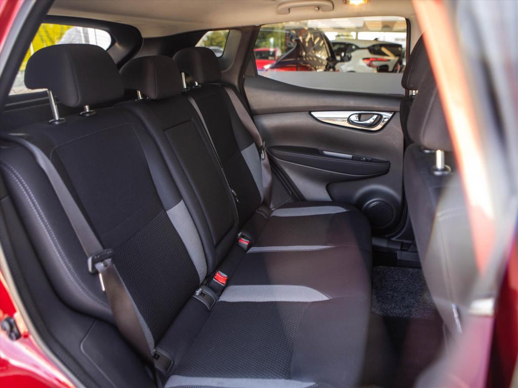 Nissan Qashqai 1.2 115 dig-t n-connecta | panoramadak | trekhaak | navigati