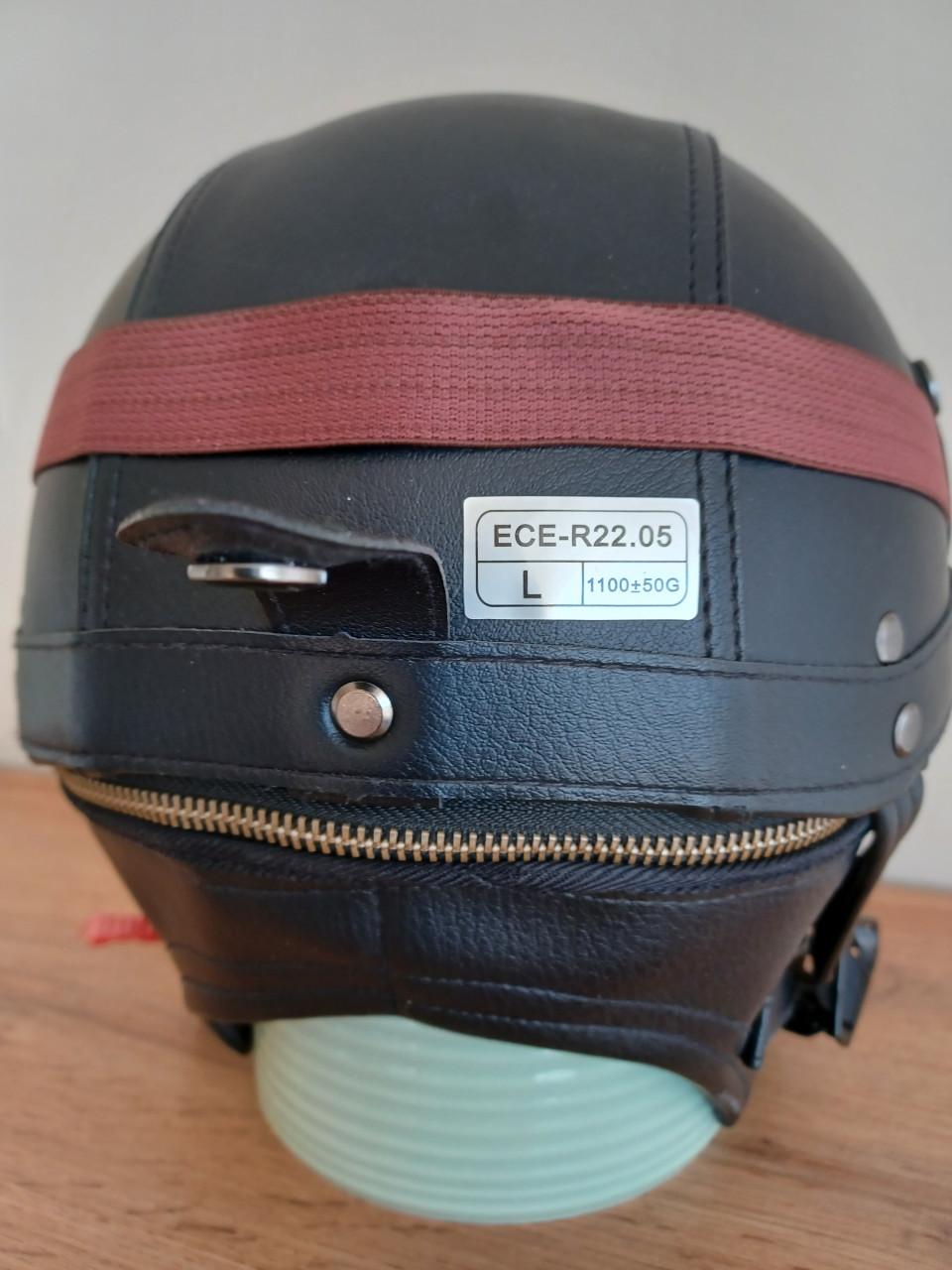 T.K.A.  Helm met Bril en uitschuifbare Zonneklep