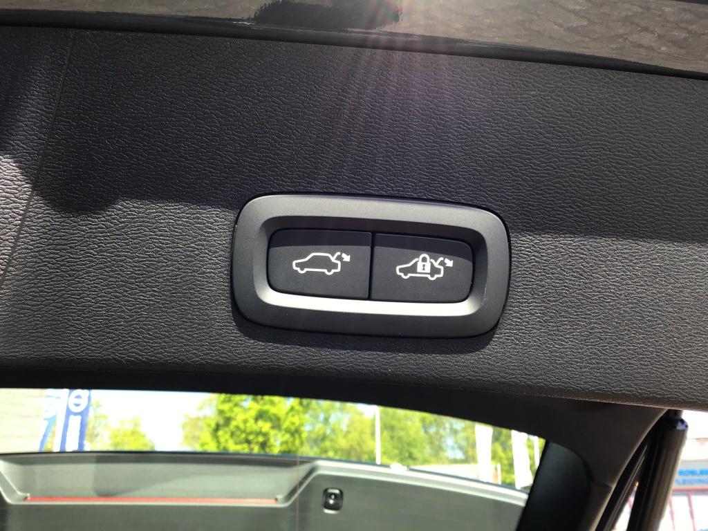 Volvo Ex40 extended range ultra dark europa