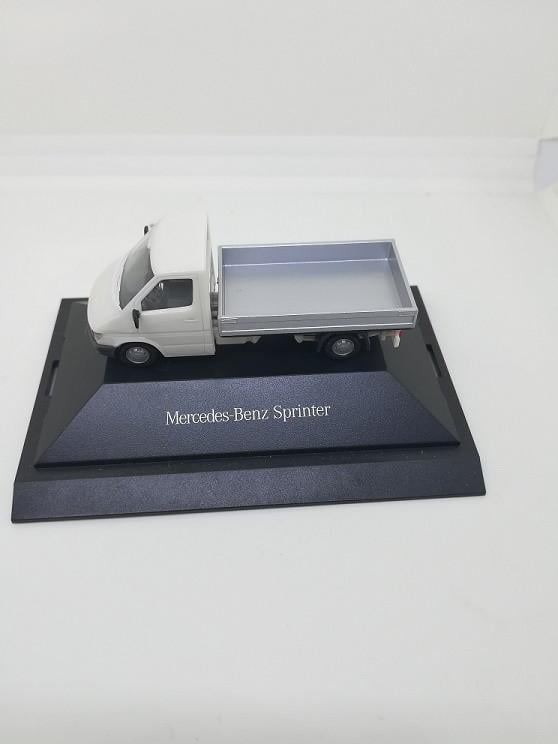 10 Mercedes Schaalmodellen 1:87 in Mercedes O.V.P.