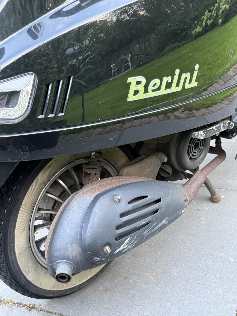 Zwarte scooter