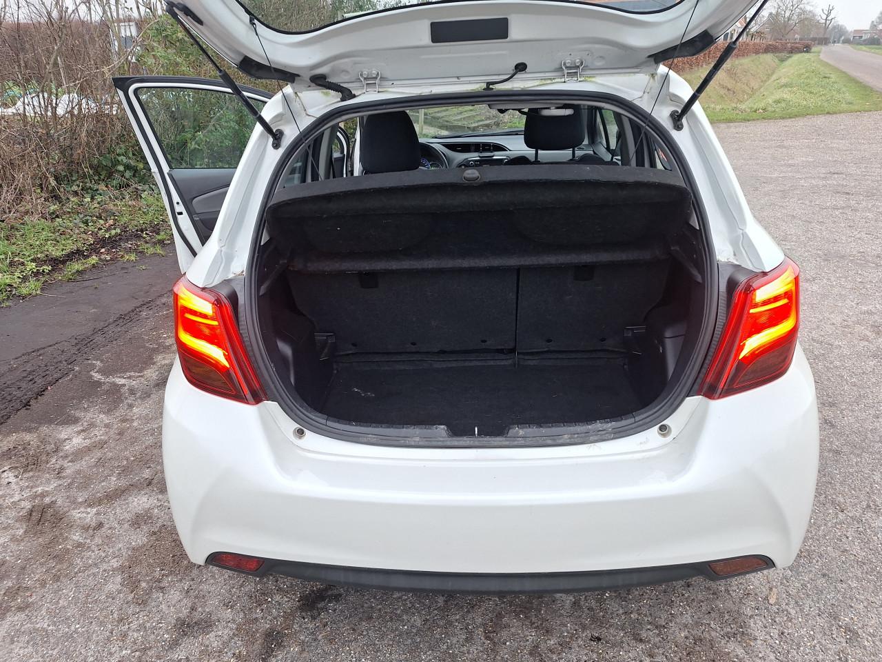 Toyota yaris hybride 2015