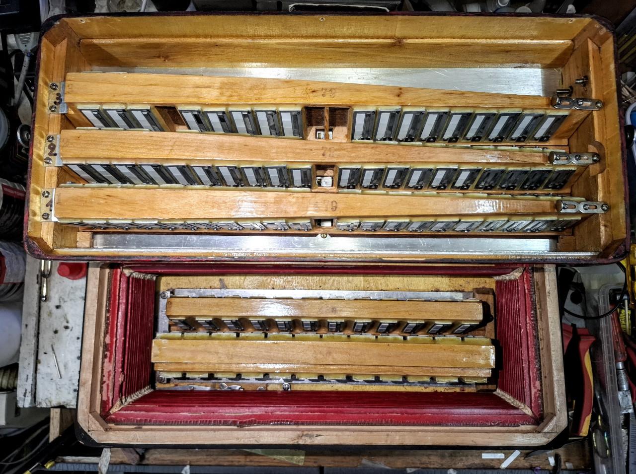 Accordeon Ballone Burini Waaier klavier