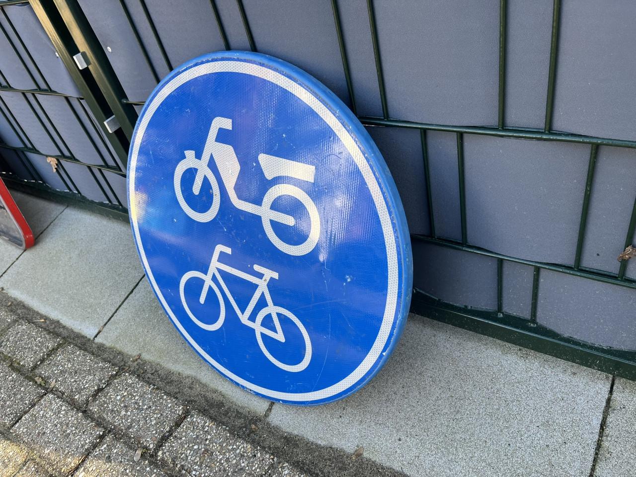 Verkeersbord "fiets - brommer"