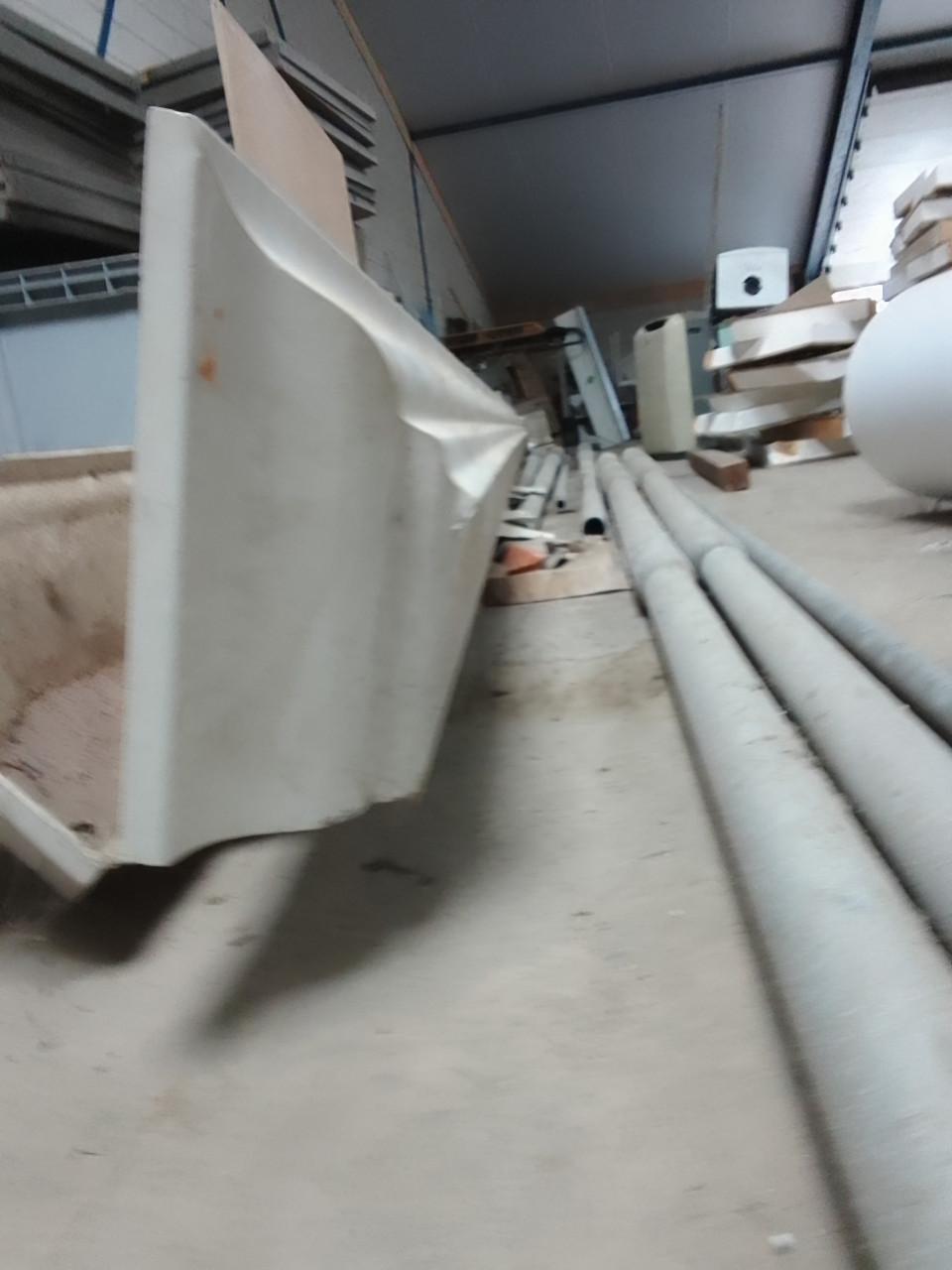 2× Polyester dakgoot