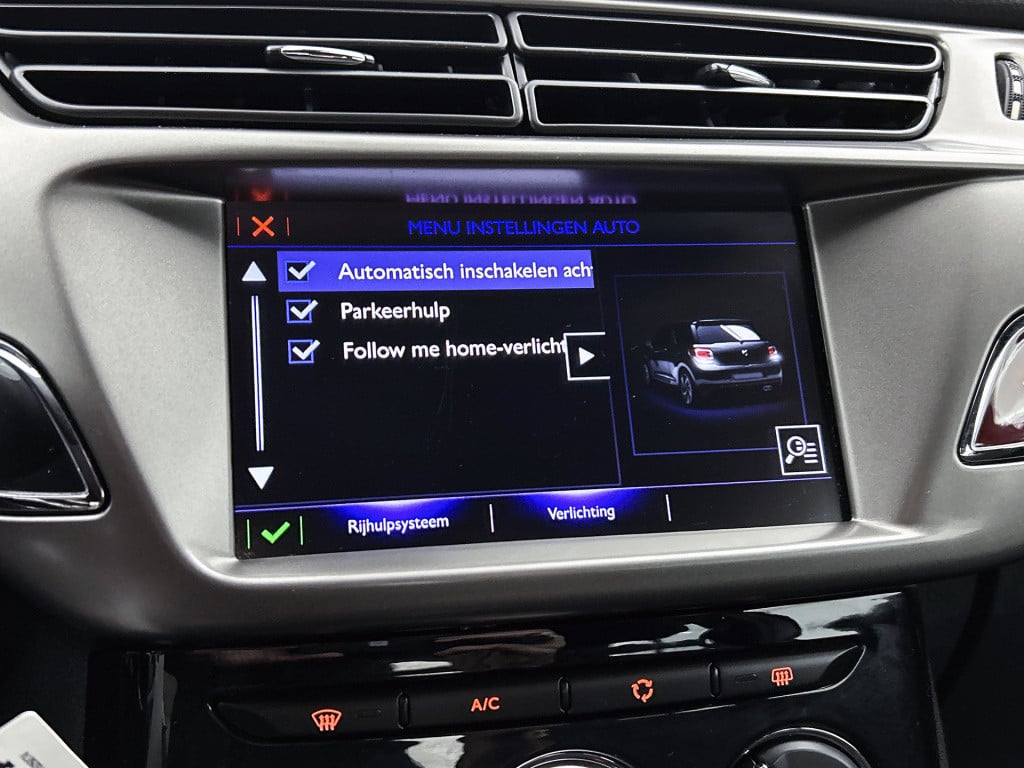 Ds Ds 3 puretech 82pk so chic | achteruitrijcamera | navigatie |