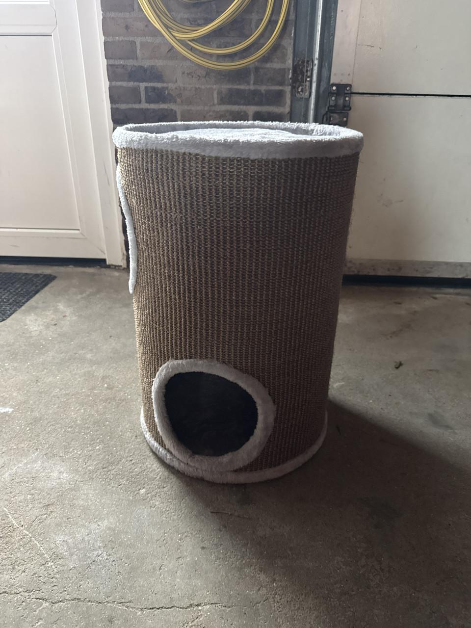 Krabpaal toren kat zo goed als nieuw
