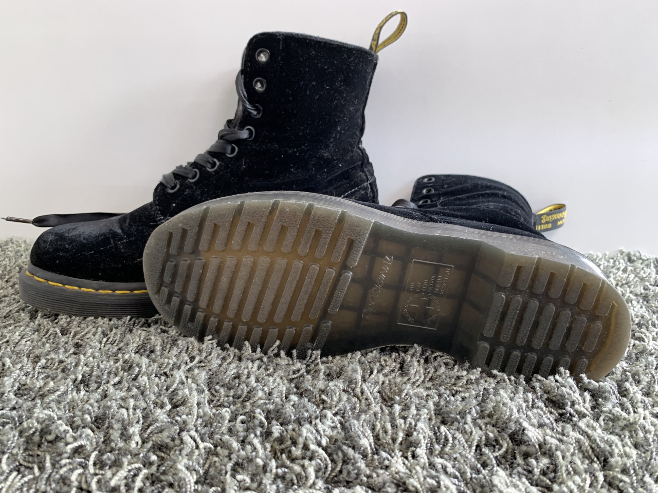 Dr. Martens Pascal velvet