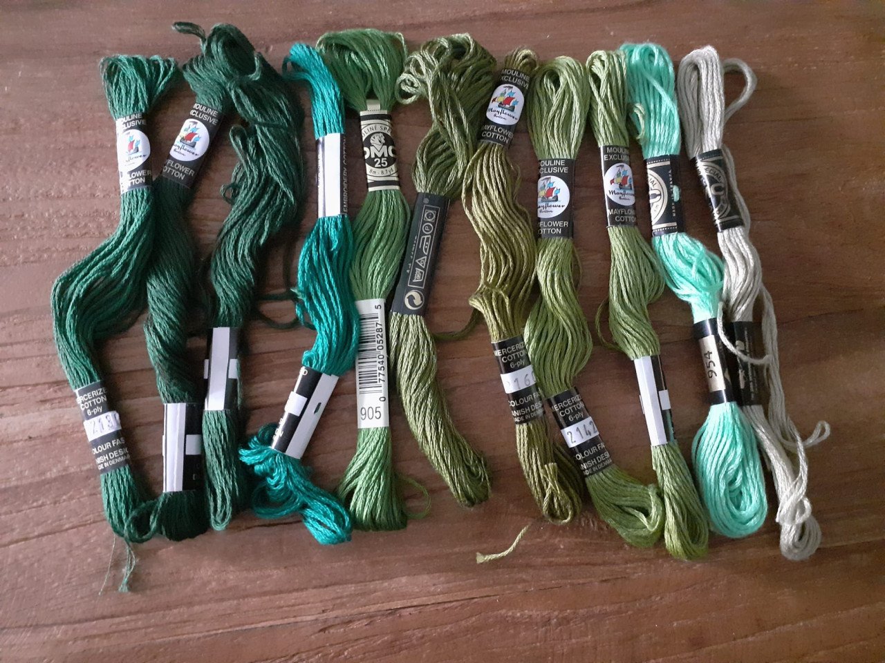 NIEUWE borduurzijde - ALLERLEI KLEUREN 66 stuks + restjes !!