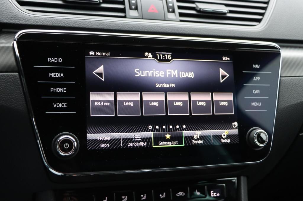 Skoda Superb combi 1.4 tsi iv sportline 218pk dsg6