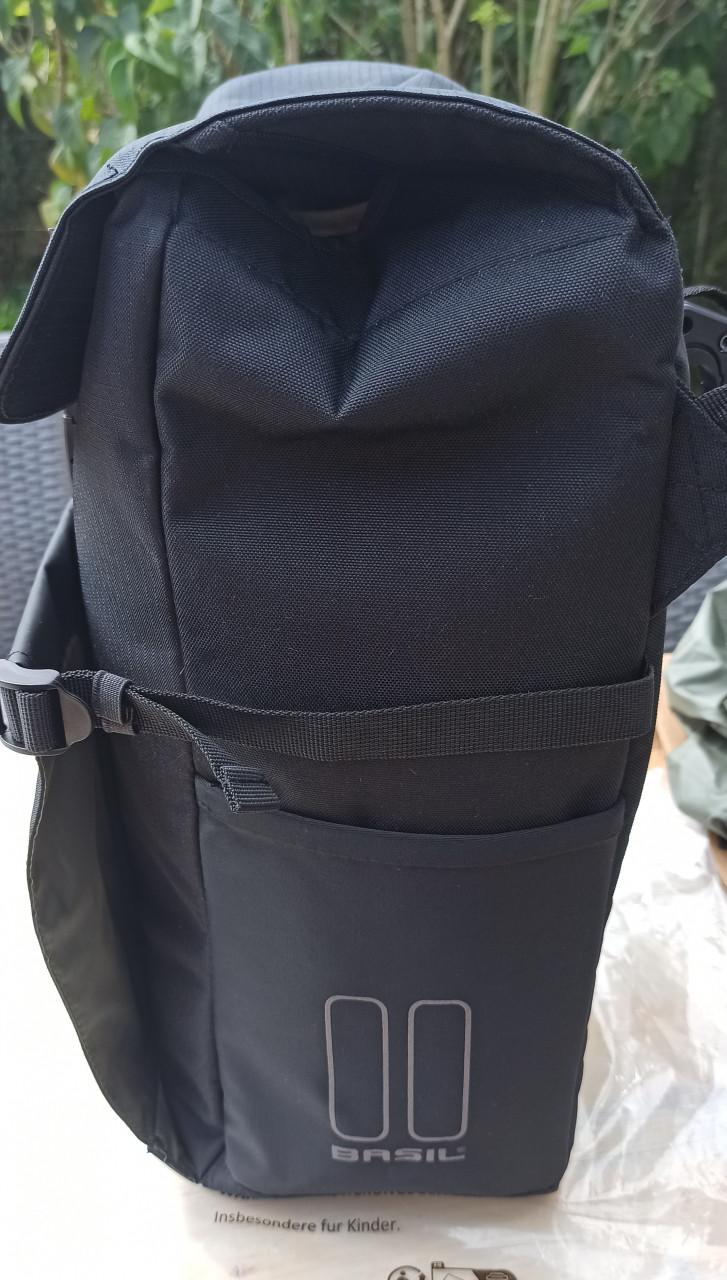 Fietstas Basil Move Schoudertas MIK Hooks 15L - Zwart