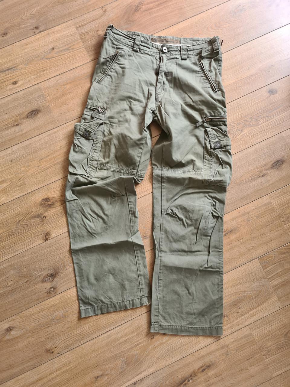 Stoere en comfortabele cargo broek van Vintage Industries, model Rough.Mt M