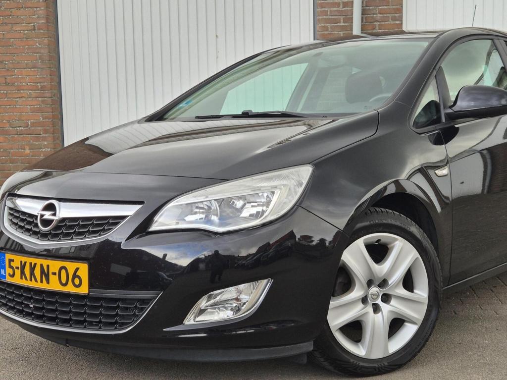 Opel Astra 1.4 turbo cosmo / origineel nl