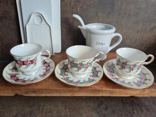 3 stuks vintage Queen Anne theekopjes. Vervaardigd door Ridgway Potteries