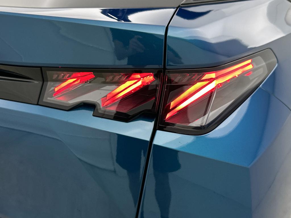 Peugeot 3008 hybrid 145pk automaat gt | rijklaar | trekhaak | elektrische a