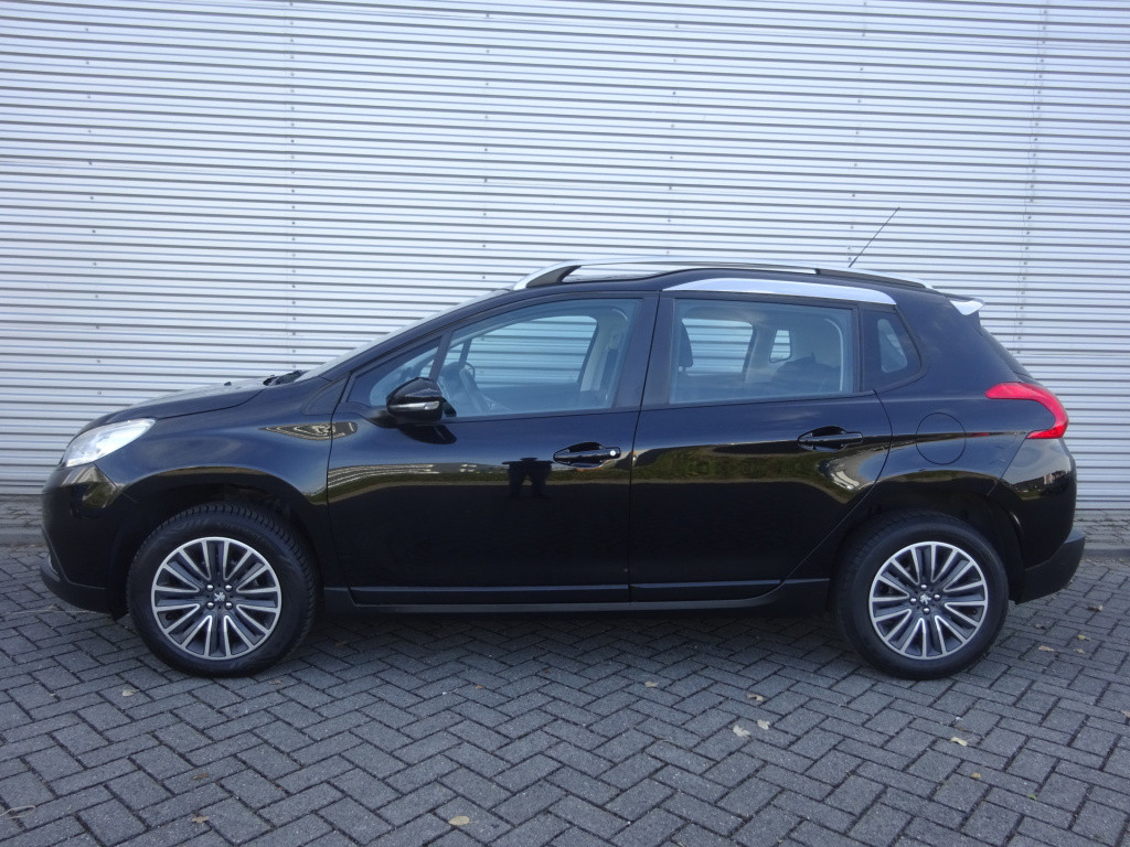 Peugeot 2008 1.2 puretech active panoramadak / trekhaak / navigatie
