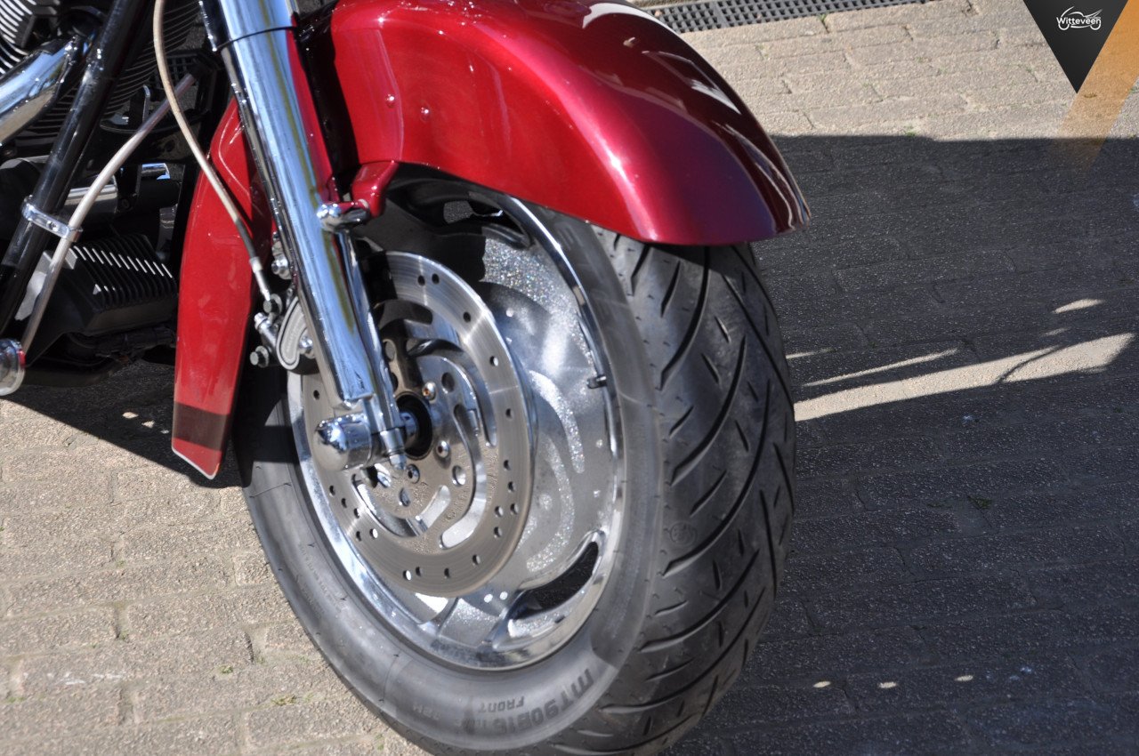 Harley Davidson FLHRSI Road King Custom Strakke motor!