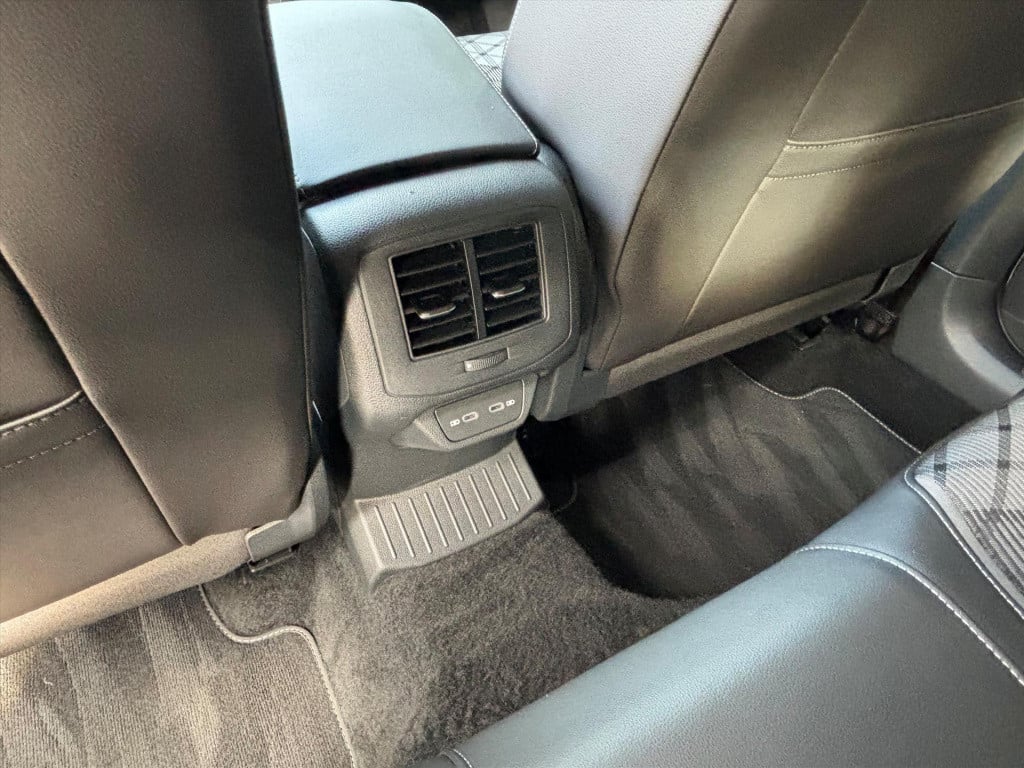 Volkswagen T-roc 1.5 tsi 150pk 7-dsg r-line|dode hoek|carplay| elek klep| r