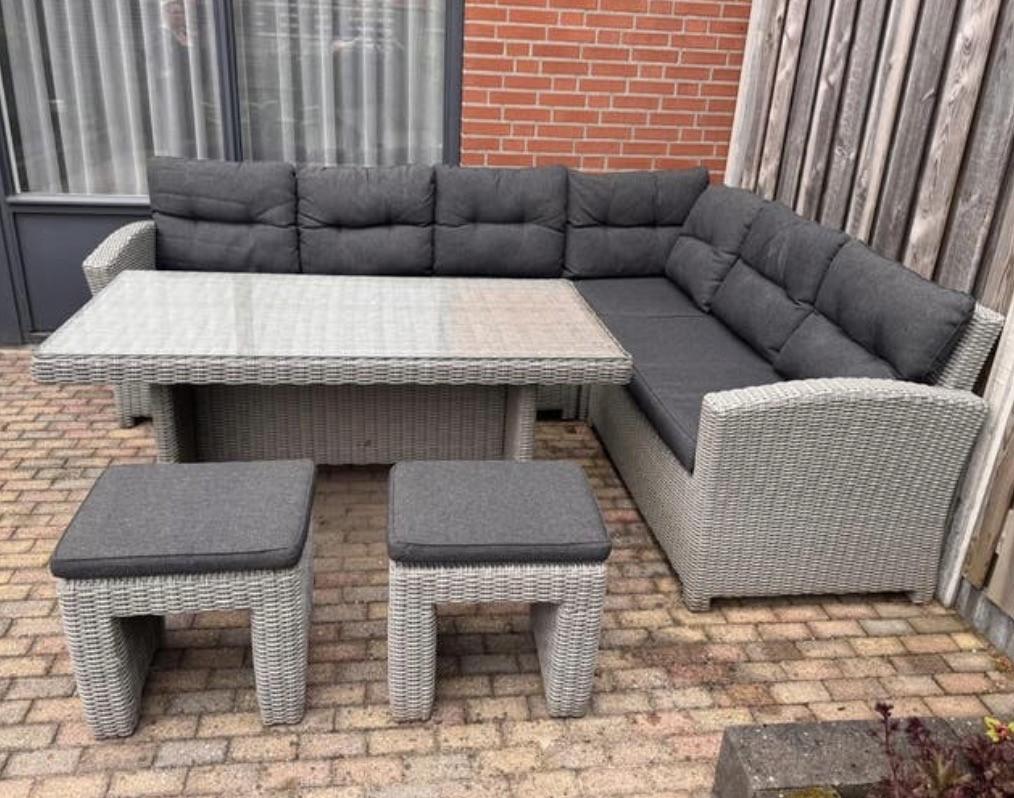 Loungeset + opbergkist voor de kussens [ evt bezorgen !! ]