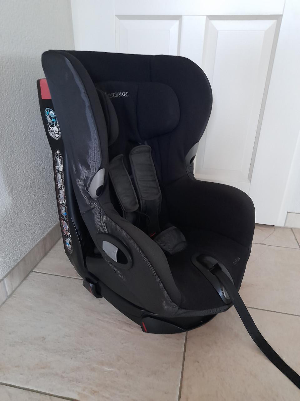 Maxi cosi Axiss  draaibaar 9 / 18 kg ( in goede nette staat )