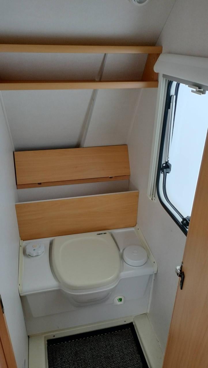 Beyerland 460 met voortent en luifel