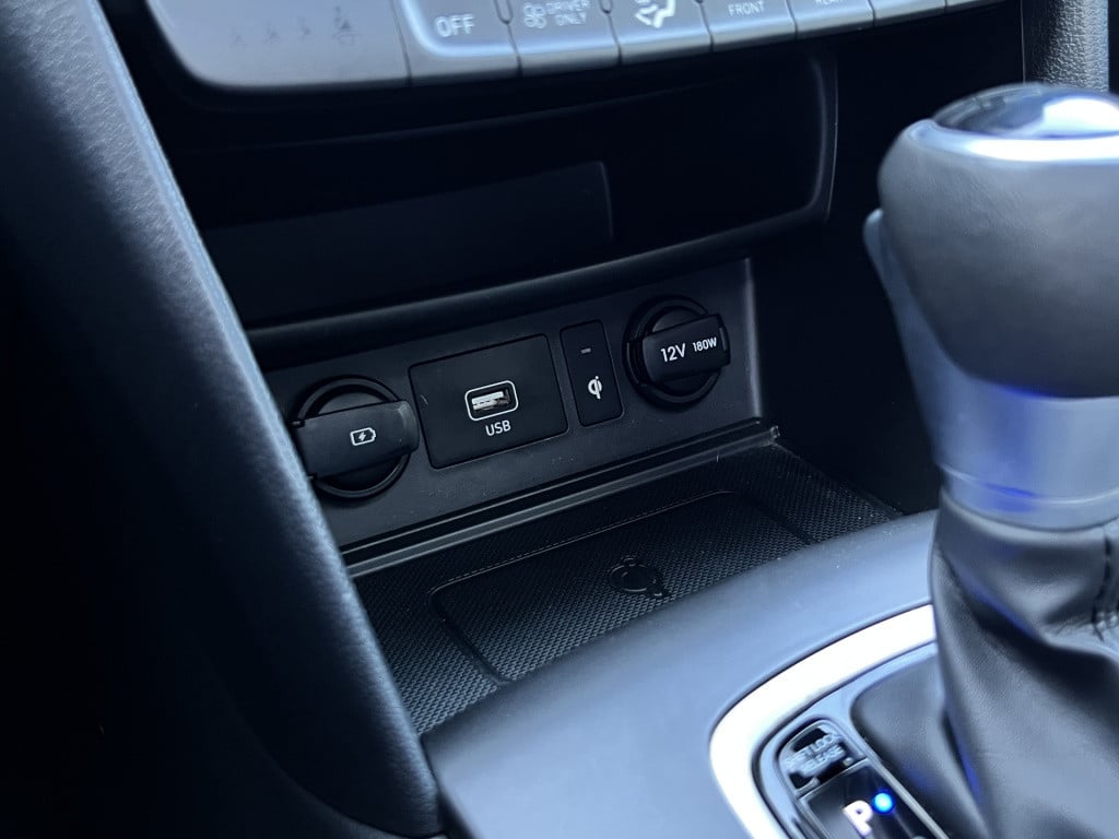 Hyundai Kona 1.6 gdi hev premium sky