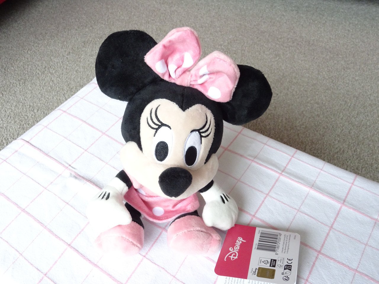 Nieuwe  Minnie Mousse    Disney knuffel  voor  € 7,50