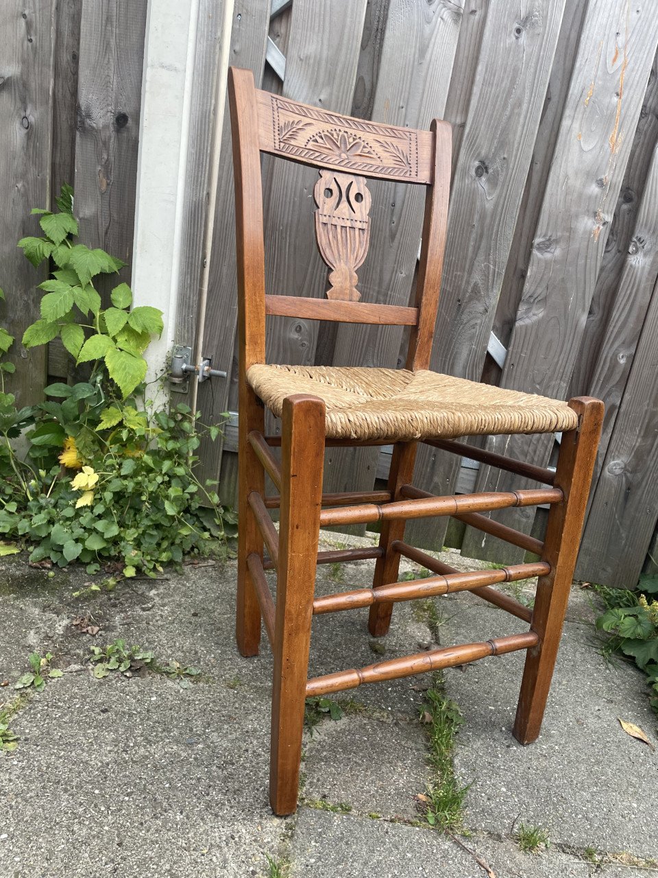 Fraaie originele 19e eeuwse uilen stoel