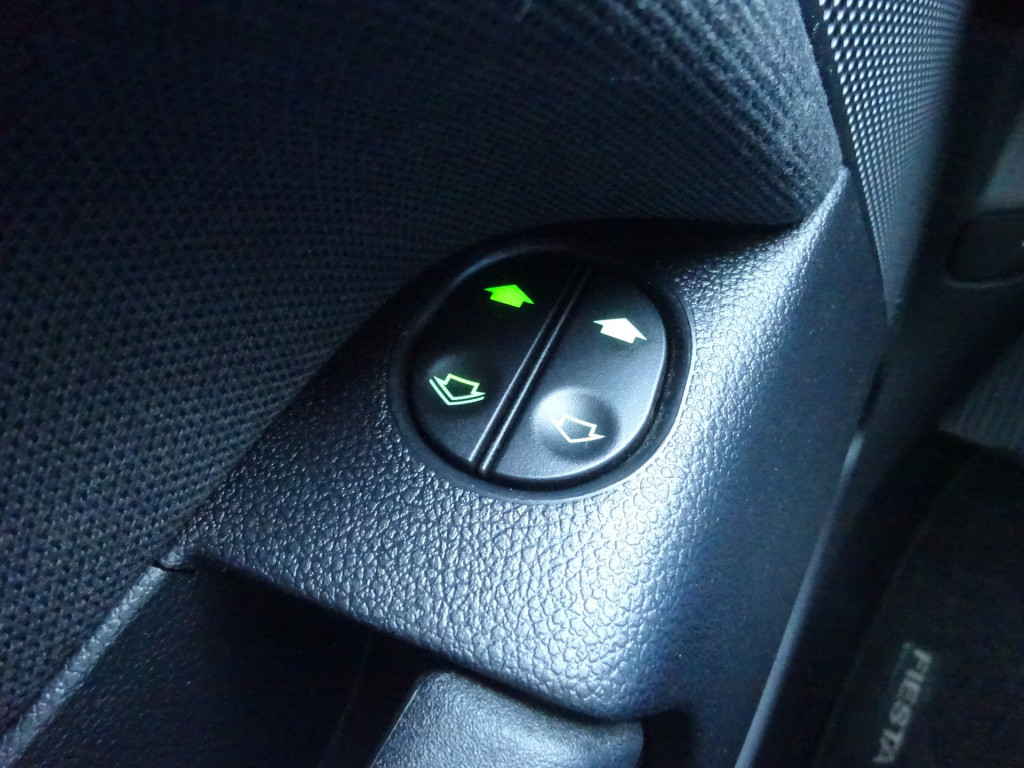 Ford Fiesta 1.6-16v futura 1e eigenaar / airco / elektr. ramen / lm velgen 